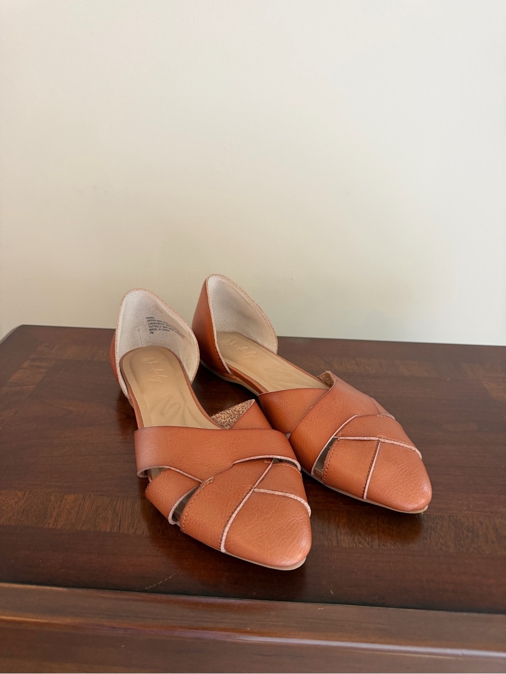 Wonderly Danni Pointed Almond Toe Cognac Brown D'Orsay Flats Size 7